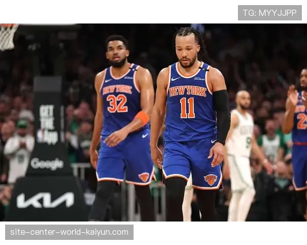 尼克斯阵容健康防守扎实稳居前三季后赛占据有利对阵位置